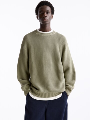 Pull&Bear Sweater in Green: front