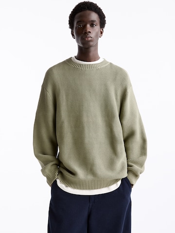 Pull&Bear Sweater in Green: front