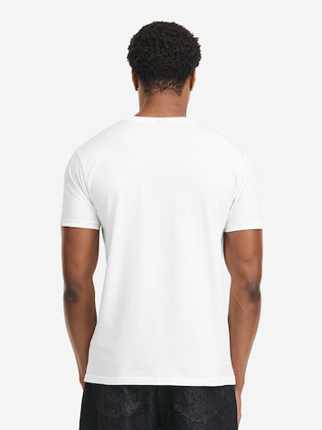 Tapout Shirt in White