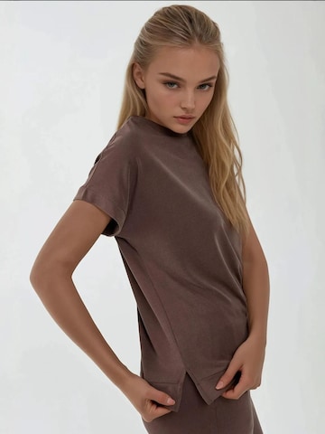 Hiccup T-Shirt in Braun