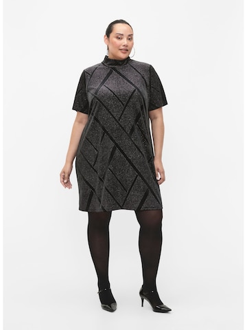 Zizzi Kleid in Schwarz