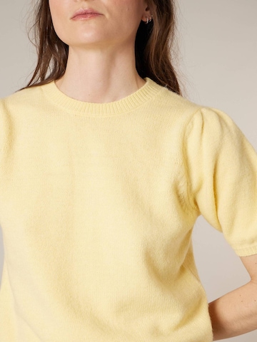 Pull-over 'Nevalia' Deeluxe en jaune
