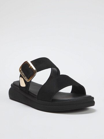Trendyol Mule in Black: front