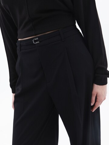 OXXO Loose fit Pleat-Front Pants in Black