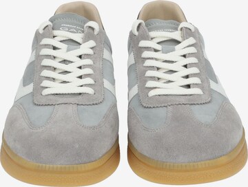 Baskets basses GANT en gris