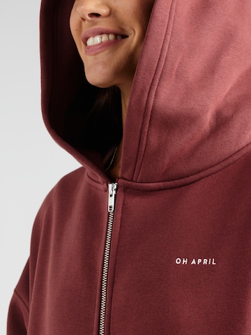 sarkans OH APRIL Sportiska jaka