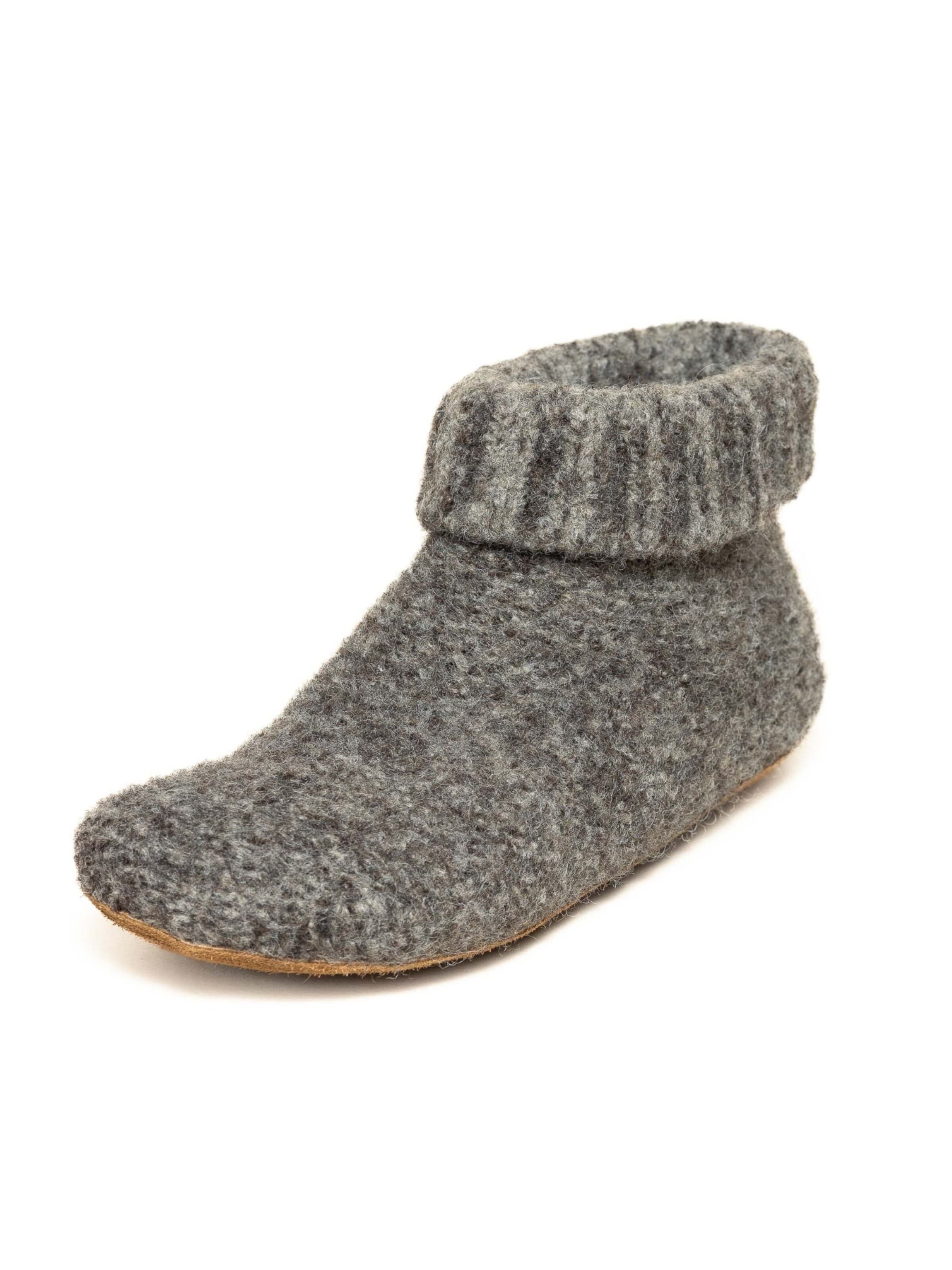Gottstein Slippers 'Hüttenschuhe Knit Boot' in Brown: front