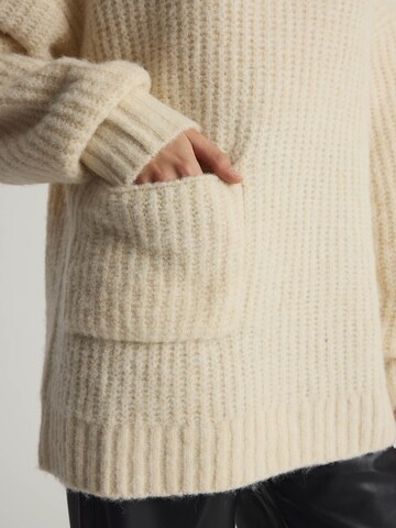 VERSTIQUE - Jersey talla grande en beige