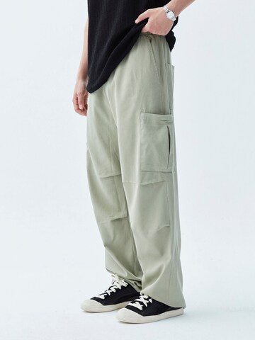 VAMOS CLO Loosefit Cargobroek 'Mount Pleasant' in Groen: voorkant