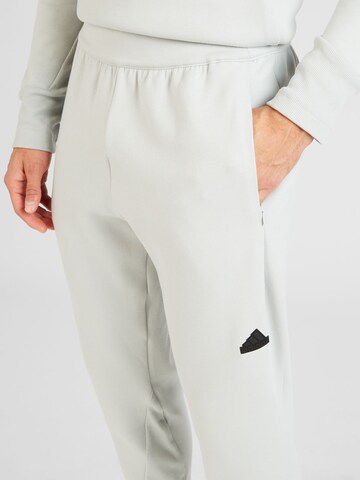 Effilé Pantalon de sport 'Z.N.E. Premium' ADIDAS SPORTSWEAR en gris