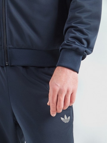 ADIDAS ORIGINALS Joggingová souprava 'TECH ESS' – modrá