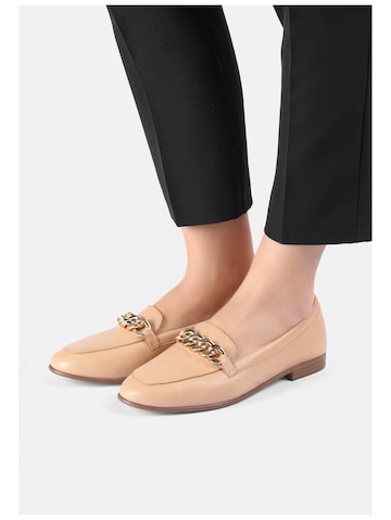 INUOVO Classic Flats in Brown