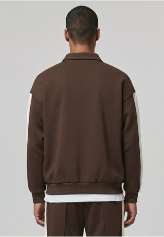 Urban Classics Sweatshirt in Braun