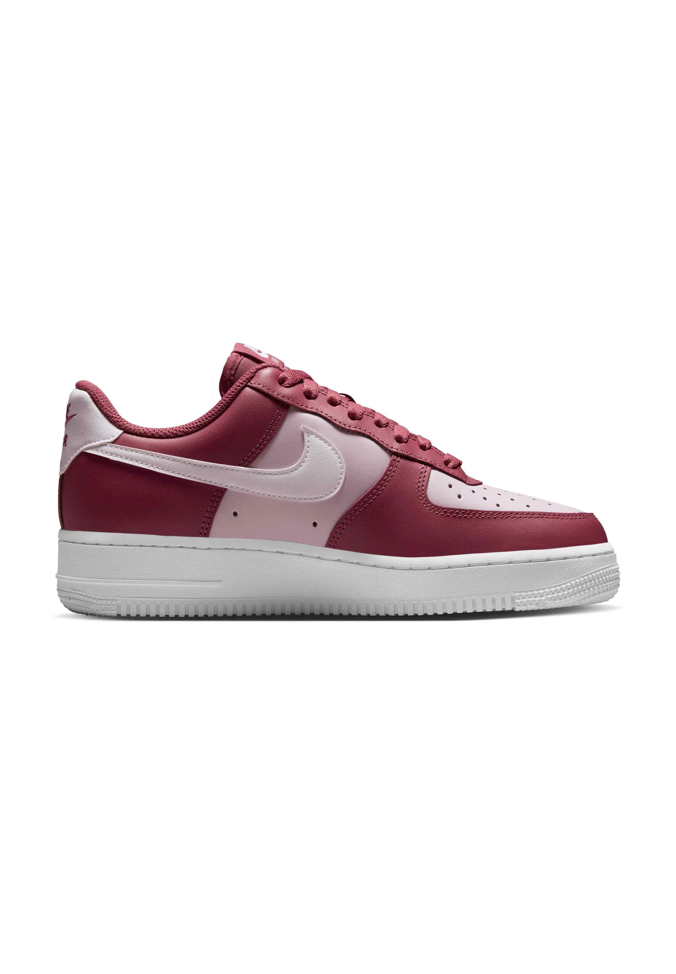 Nike Sportswear Низкие кроссовки 'Air Force 1 '07' в Ярко-розовый