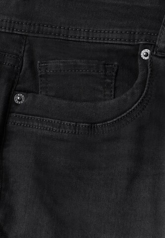 STREET ONE Slimfit Jeans in Schwarz
