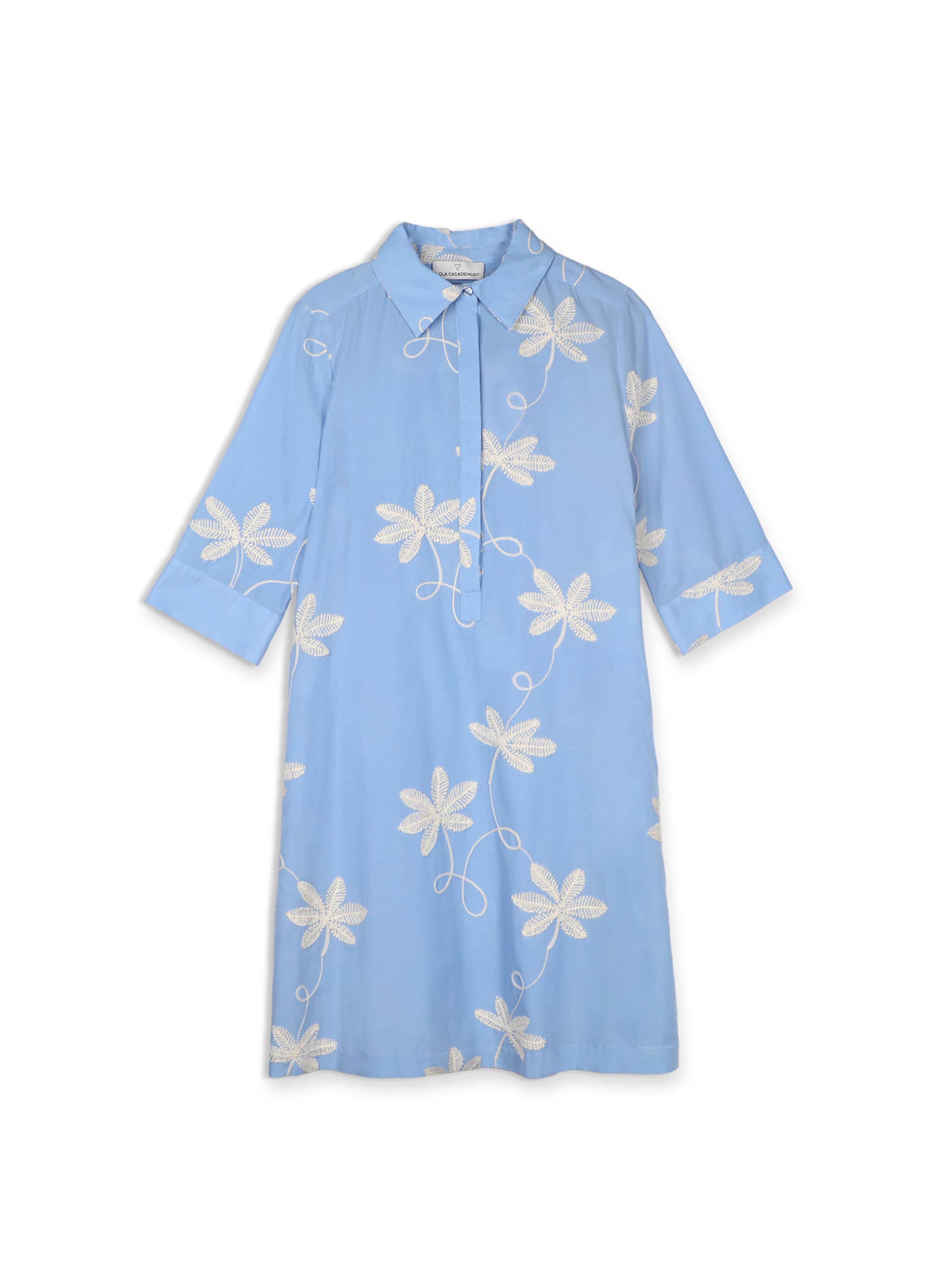 Lola Casademunt Robe-chemise en bleu ciel / blanc cassé, Vue avec produit