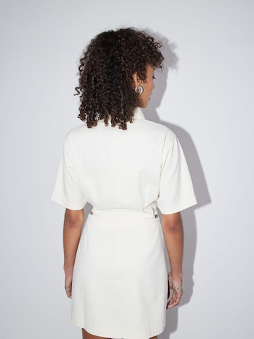 Robe-chemise 'Mareike' LeGer by Lena Gercke en blanc : derrière
