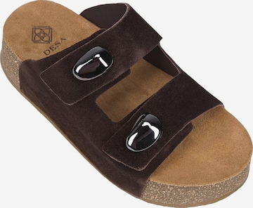 Desa - Zapatillas de casa 'DESA Damen-Wildleder-Sandalen mit Keilabsatz' en marrón: frente