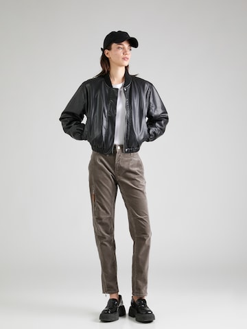 Coupe slim Pantalon 'Rich' MAC en gris