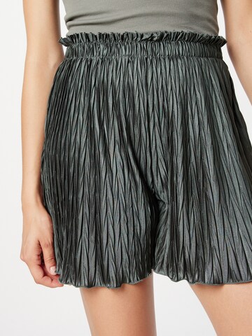 ABOUT YOU Wide Leg Shorts 'Thora' in Grau