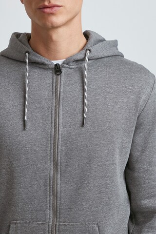 11 Project - Sudadera con cremallera 'OLIAS' en gris