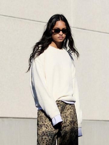 Pull-over Pull&Bear en beige : devant