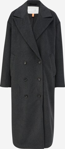 QS Between-Seasons Coat in Black: front