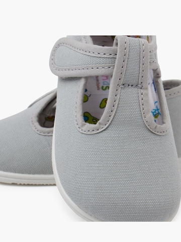 Pisamonas First-Step Shoes in Grey