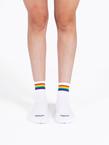 Chaussure basse 'Rainbow Pride' American Socks en blanc