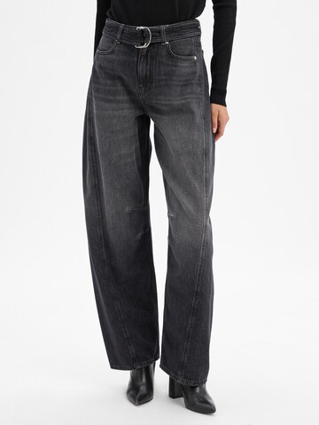 BOSS Loosefit Jeans in Schwarz: Vorderseite