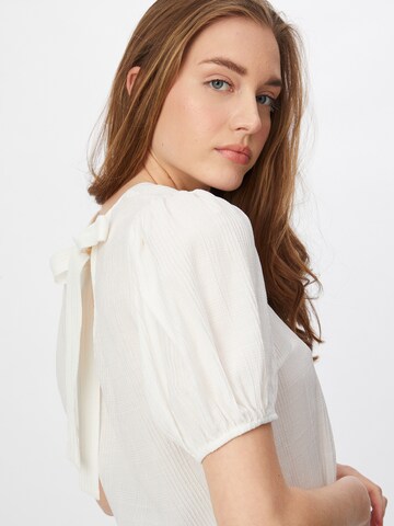 OBJECT - Blusa 'Yasmina' em branco