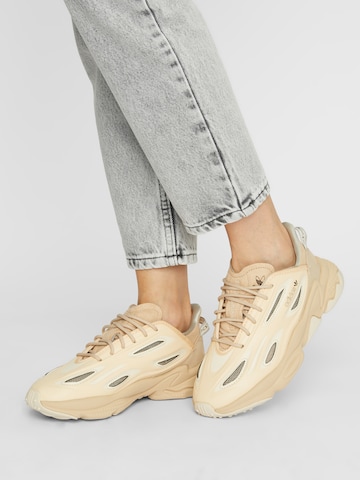 Baskets basses 'Ozweego Celox' ADIDAS ORIGINALS en beige : devant