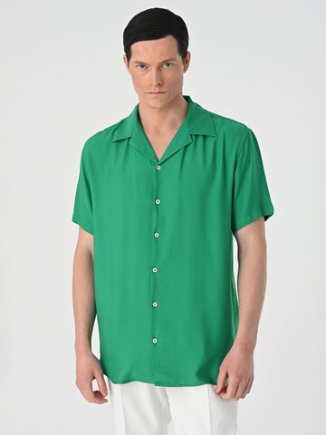 Coupe regular Chemise Antioch en vert : devant