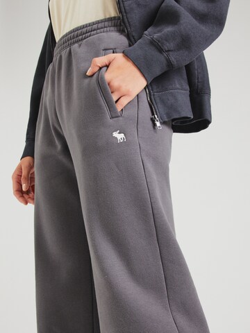 Abercrombie & Fitch Loosefit Hose in Grau