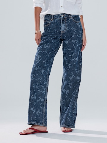 Largi Jeans de la Next pe albastru: față