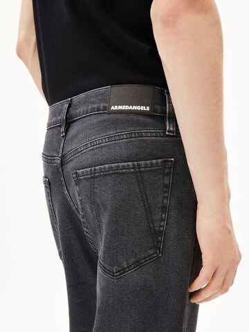 ARMEDANGELS Regular Jeans 'Arjo Tarpa' in Grau