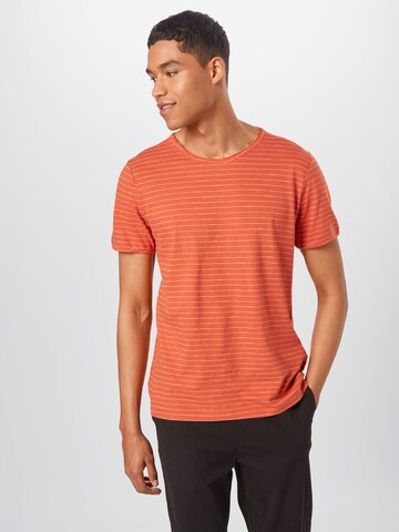 T-Shirt 'Morgan' SELECTED HOMME en rouge : devant