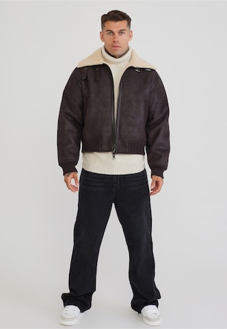 Giacca invernale di SikSilk in marrone