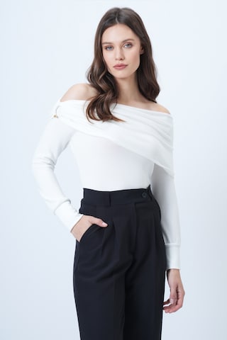 Trend Alaçatı Stili - Camiseta en blanco