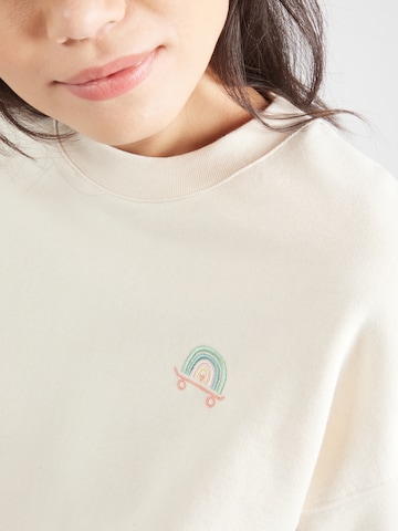 Iriedaily - Sudadera 'Skate Heart' en blanco