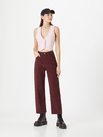 Regular Pantalon 'Ribcage Straight Ankle' LEVI'S ® en rouge