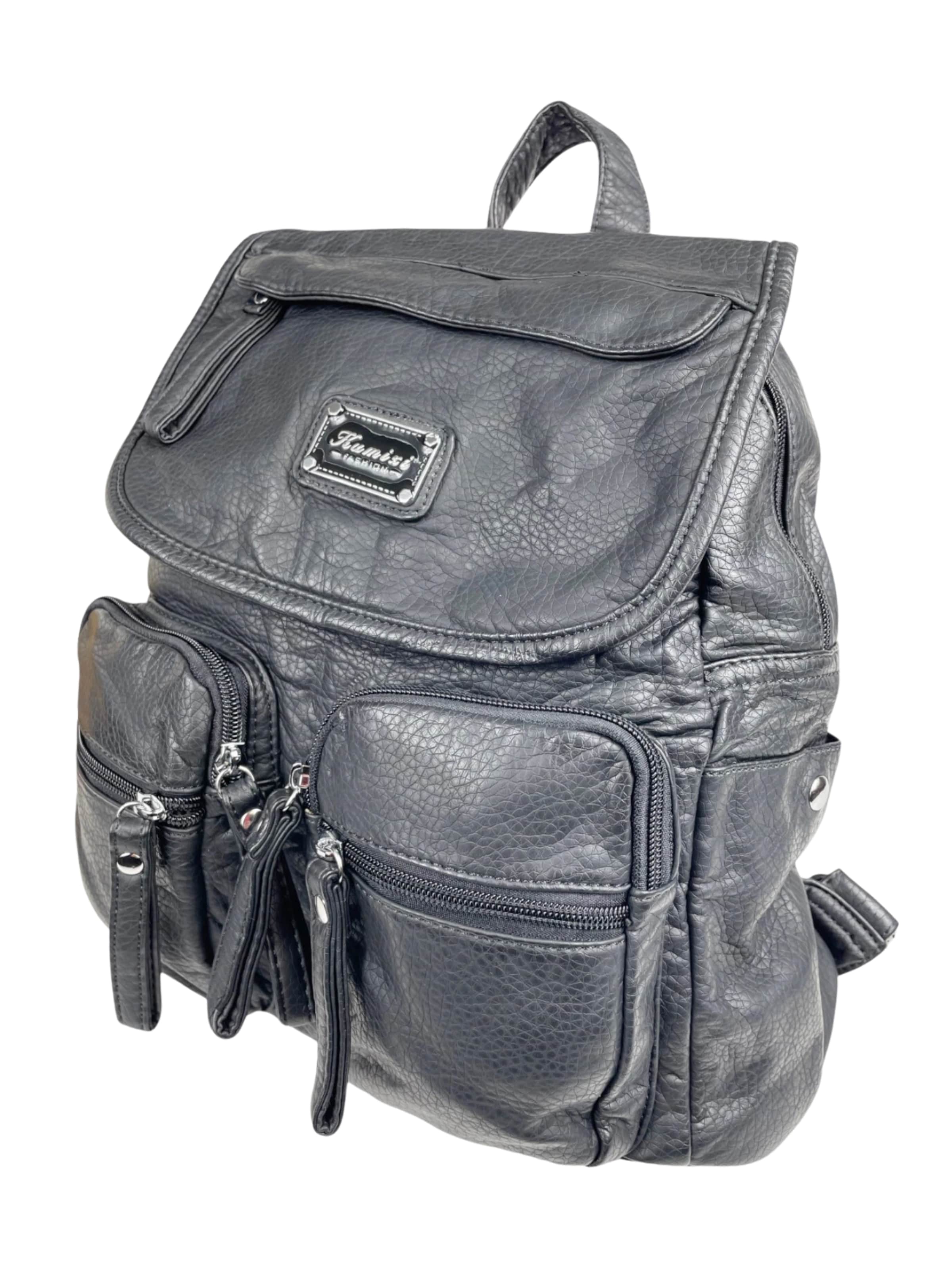 Kumixi Backpack in Black: front