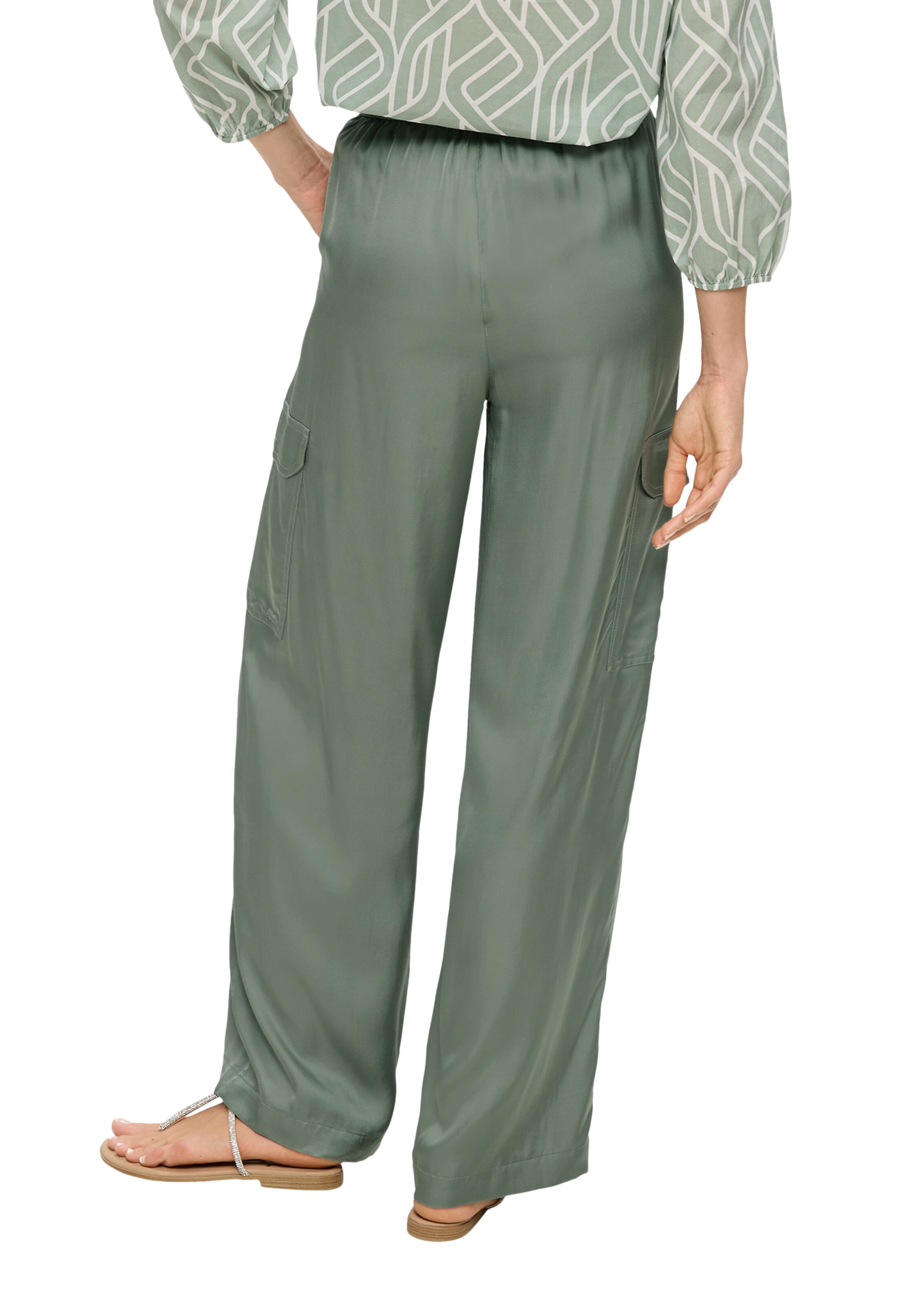 s.Oliver BLACK LABEL Wide Leg Cargohose in Grün