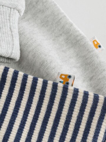 Next Set in Grey