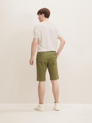 TOM TAILOR - regular Pantalón chino en verde