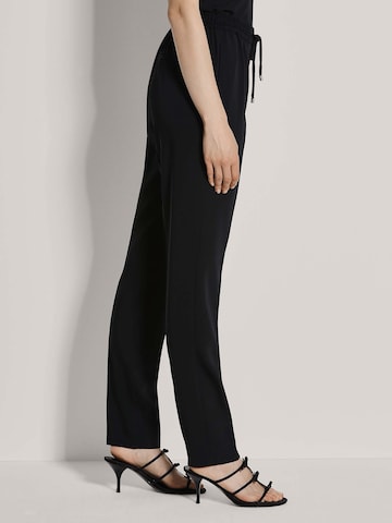 Effilé Pantalon MADELEINE en noir