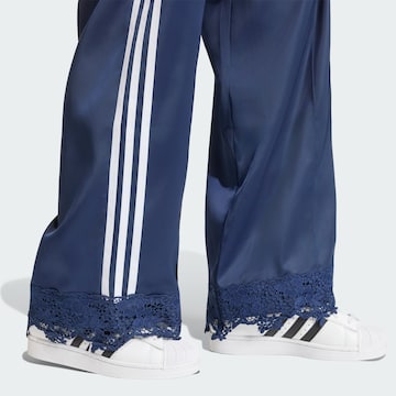 Loosefit Pantalon 'Firebird' ADIDAS ORIGINALS en bleu
