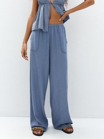 Wide leg Pantaloni de la Pull&Bear pe albastru: față