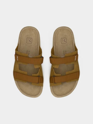 Veja Sneakers laag 'Arpoador' in Bruin