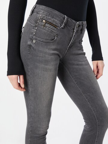 Coupe slim Jean 'Alexa' FREEMAN T. PORTER en gris